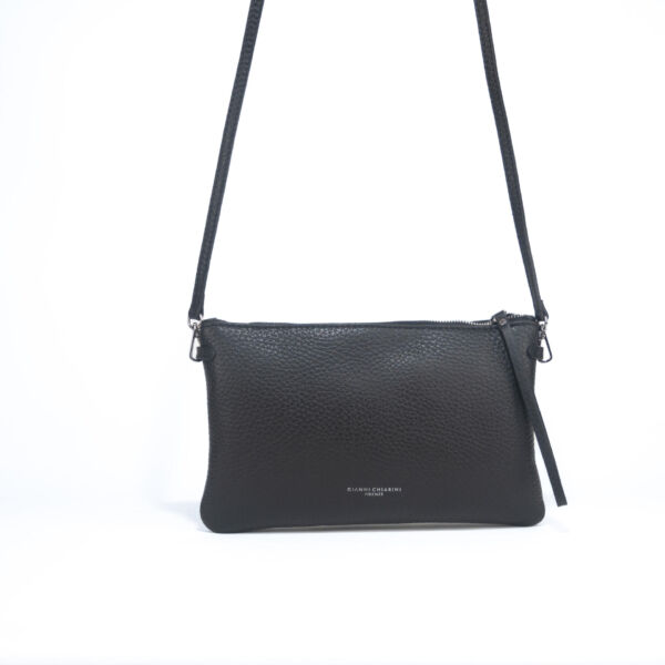 gianni chiarini mini borsa donna con tracolla nera su sfondo bianco