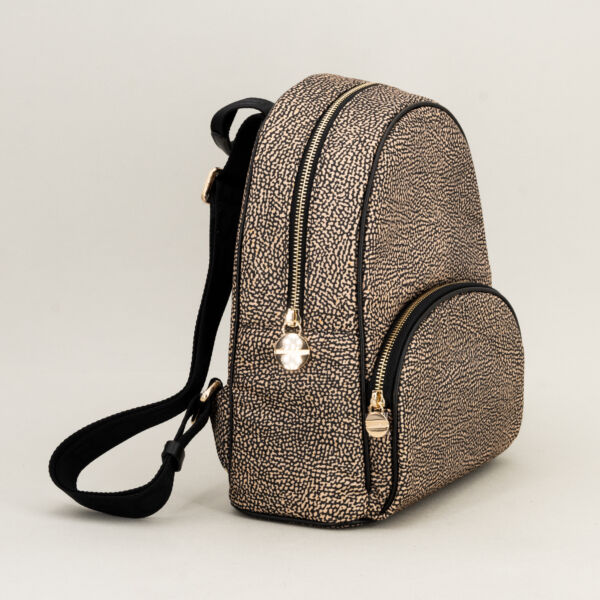Borbonese zaino medium op natural nero, borsa donna con struttura sostenuta, in nylon e pelle. Spallacci in tessuto regolabili, manico e chiusre con zip. Tasca esterna.