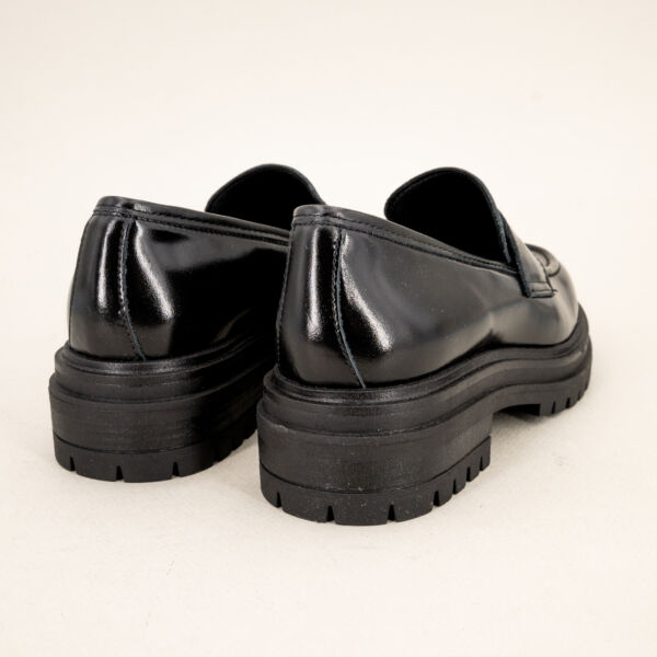 Les Tulipes mocassino donna in pelle nera, suola bassa, da infilare look maschile elegante e comoda. Made in Italy
