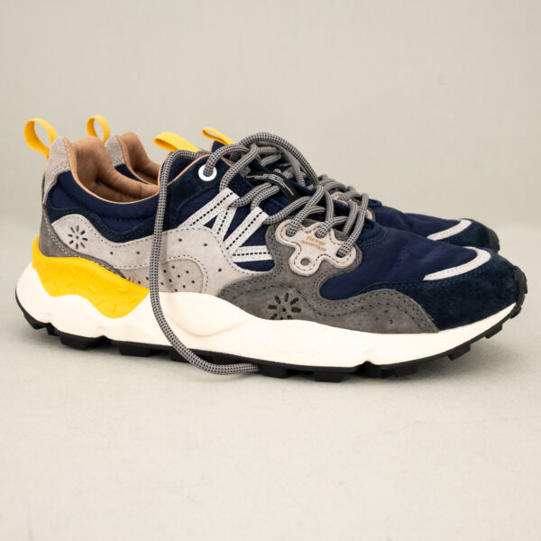 Flower Mountain sneaker Yamano 3 navy, soletta interna in sughero naturale occhielli per i lacci rinforzati. Scarpa sportiva perfetta per un uso quotidiano