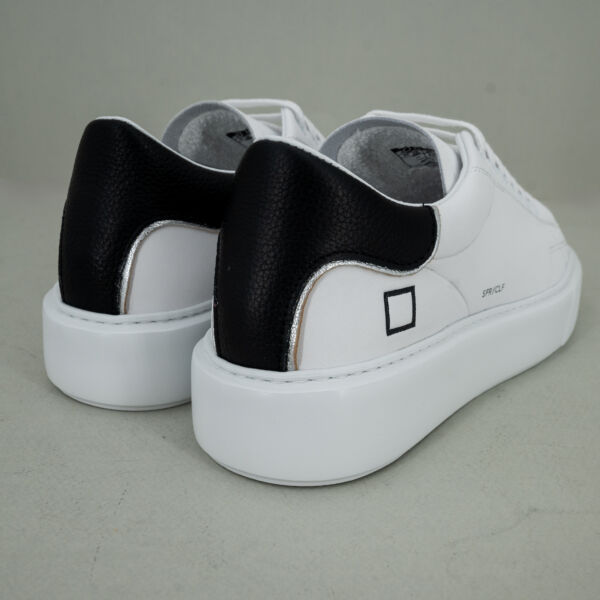 D.A.T.E. Sfera calf white black scarpa sportiva da donna in pelle bianca con dettagli nero e argento. Sneaker dallo stile elegante
