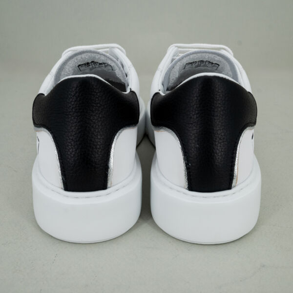 D.A.T.E. Sfera calf white black scarpa sportiva da donna in pelle bianca con dettagli nero e argento. Sneaker dallo stile elegante