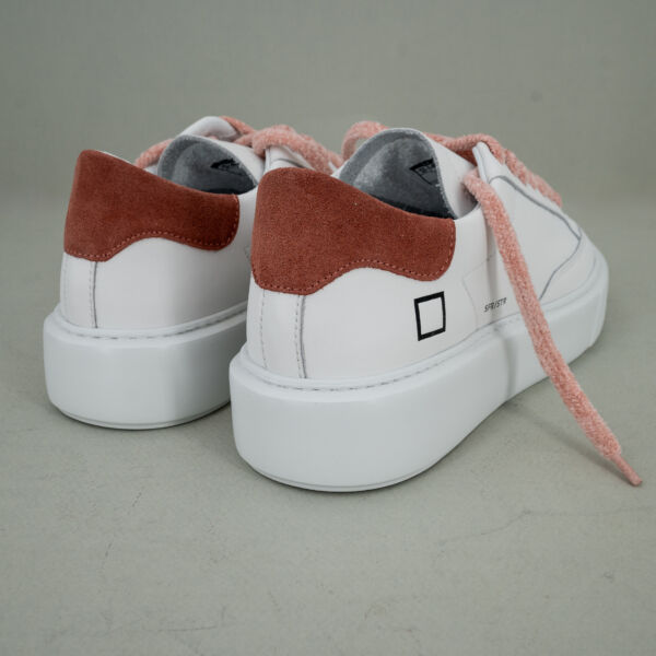 D.A.T.E. Sfera stripe white sneaker da donna in pelle colore bianco con dettagli e lacci rosa. Scarpa sportiva elegante.