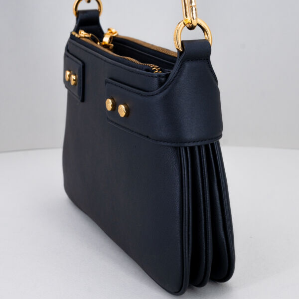 Borbonese borsa piatta tracolla nera , borsa donna in vera pelle elegante e raffinata con tracolla tono su tono regolabile. Due zip e tasca centrale.