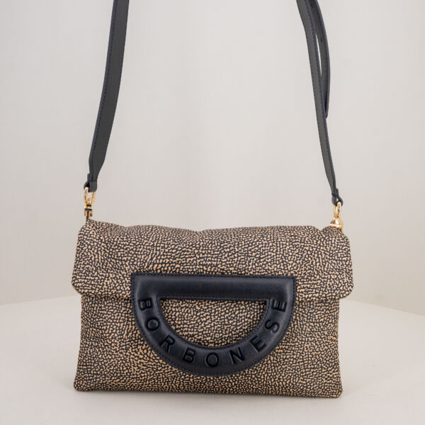 Borbonese borsa tracolla piccola op natural e dettagli in pelle nera. Piccola borsa donna elegante con patta e doppio scomparto. Tracolla regolabile e removibile.