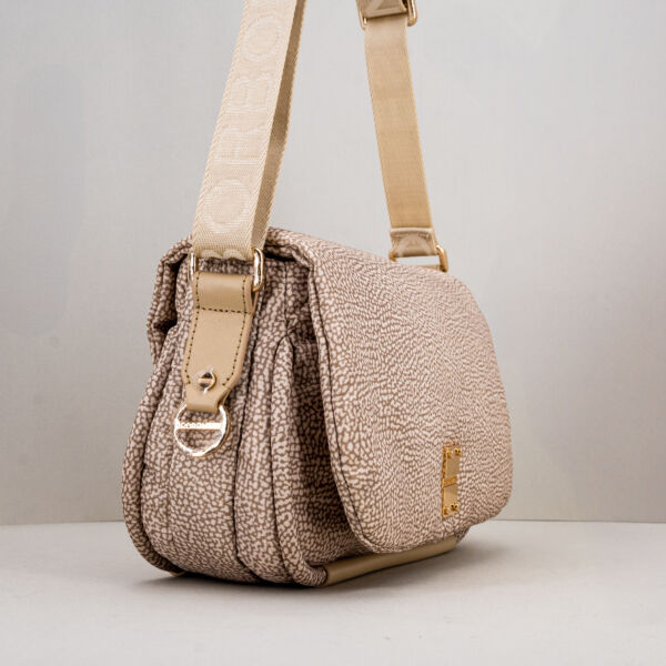 Borbonese borsa cross over sand, borsa donna tracolla con patta. Pratica ed elegante