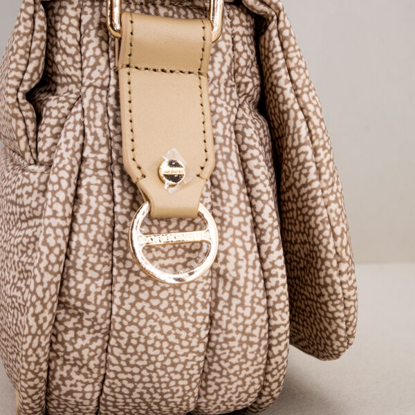 Borbonese borsa cross over sand, borsa donna tracolla con patta. Pratica ed elegante