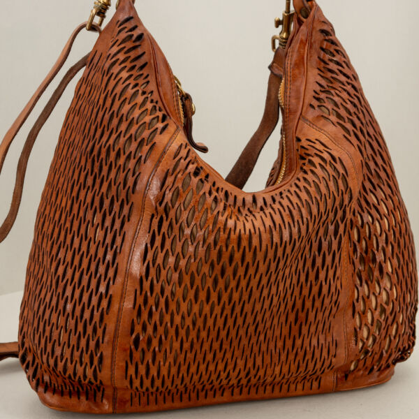 Campomaggi borsa a spalla "Mangrovia" cognac, borsa donna in morbida pelle artigianale italiana.
