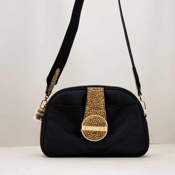 Borbonese borsa tracolla camera case nera, tasca esterna aperta e zip superiore di chiusura.