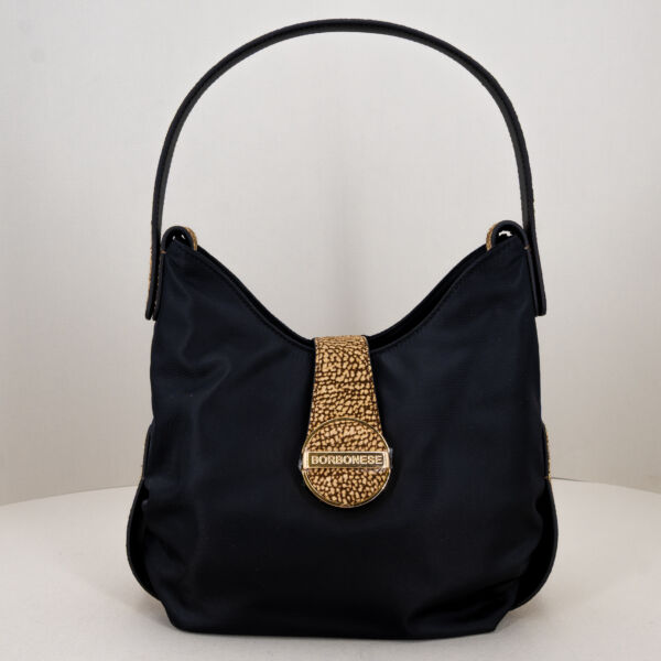 Borbonese borsa a spalla nera con tracolla removibile in tessuto e spallaccio elegante in pelle. Dettagli curatiBorbonese borsa a spalla nera con tracolla removibile in tessuto e spallaccio elegante in pelle. Dettagli curati