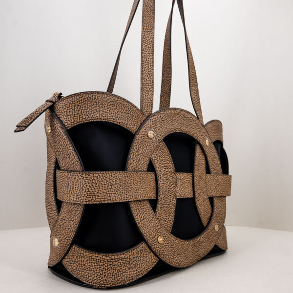 Borbonese borsa shopper elegante graffiti, doppio manico piatto in graffiti, zip di chiusura e busta interna removibile. Borsa dal look giovane ed elegante