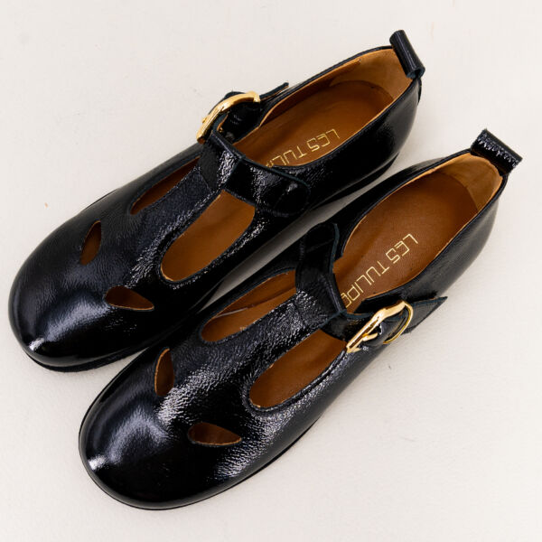 Les Tulipes scarpa stile baby vera pelle, cinturino sul piede suola in gomma con tacco molto basso. Scarpa donna comoda ed elegante