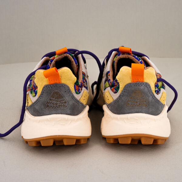 Flower Mountain sneaker Yamano 3 grey scarpa sportiva donna in tessuto tecnico e suede con dettagli in tessuto a fiori.