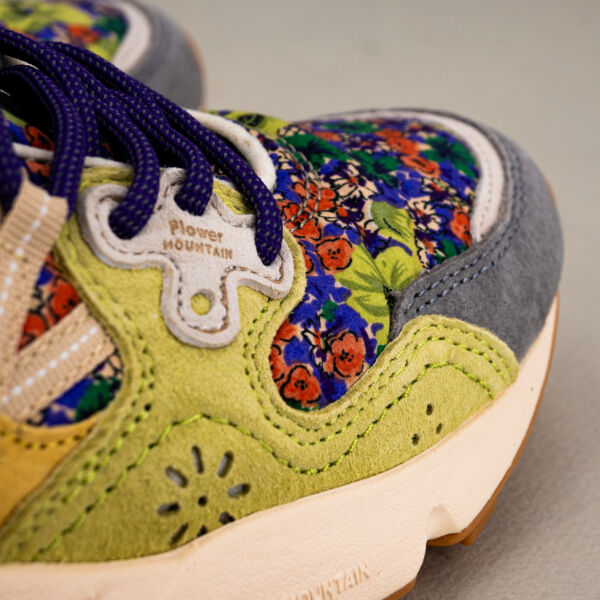 Flower Mountain sneaker Yamano 3 grey scarpa sportiva donna in tessuto tecnico e suede con dettagli in tessuto a fiori.