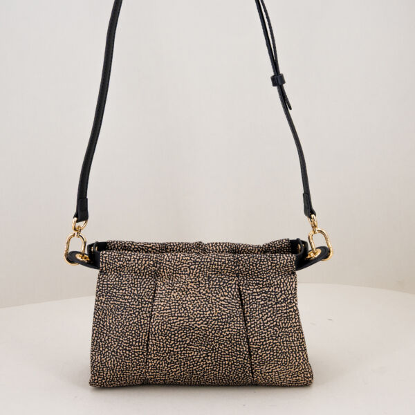 Borbonese borsa tracolla cross over op natural, in nylon ecosostenibile e pregiata pelle con tracolla regolabile e removibile.