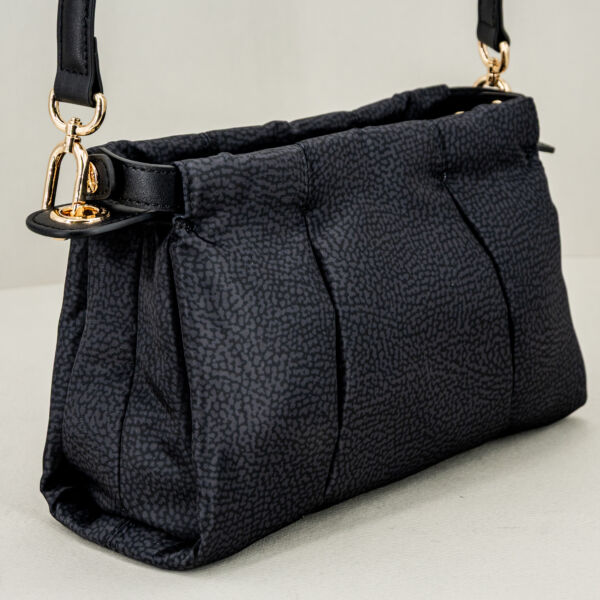 Borbonese borsa tracolla cross over nera, in nylon ecosostenibile e pregiata pelle con tracolla regolabile e removibile.
