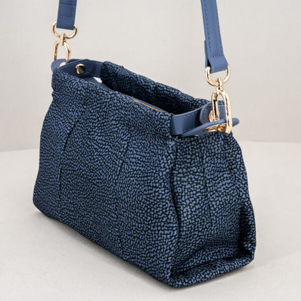 Borbonese borsa tracolla cross over denim, in nylon ecosostenibile e pregiata pelle con tracolla regolabile e removibile.