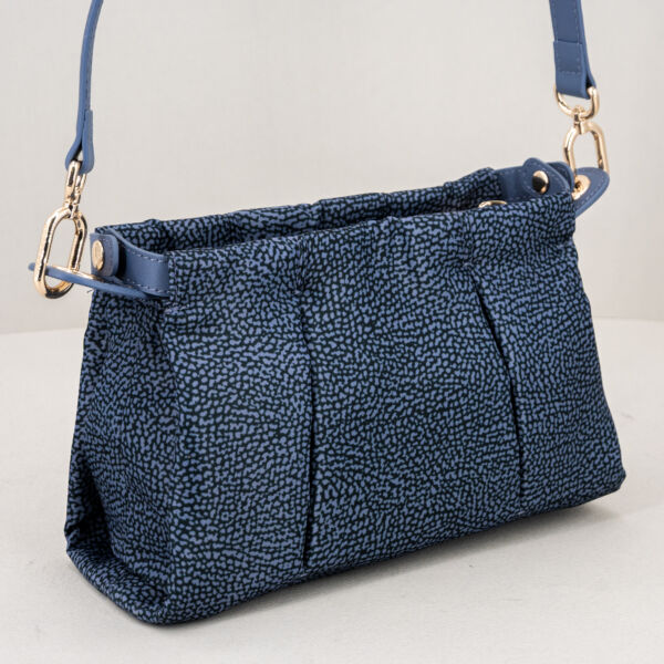 Borbonese borsa tracolla cross over denim, in nylon ecosostenibile e pregiata pelle con tracolla regolabile e removibile.