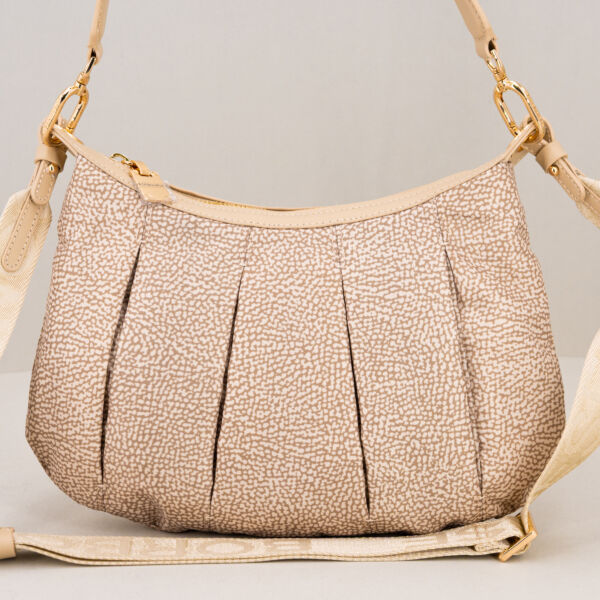 Borbonese Hobo Croissant small sand con tracolla in tessuto e spallaccio in pelle. Ampia e capiente, in nylon.