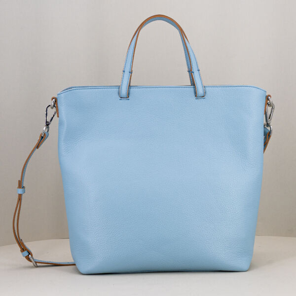 Gianni Chiarini borsa a mano azzurra Aida, manici in pelle e tracolla regolabile e removibile in pelle.