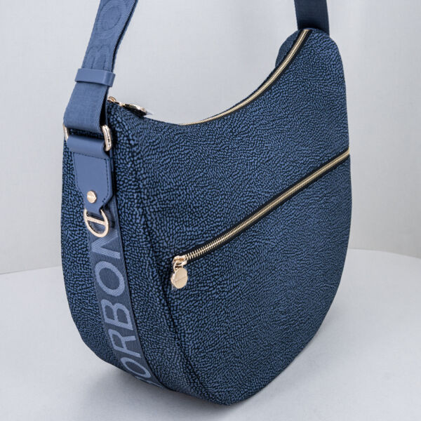 Borbonese luna bag medium denim con tracolla regolabile in tessuto e zip di chiusura. Borsa donna elegante e pratica