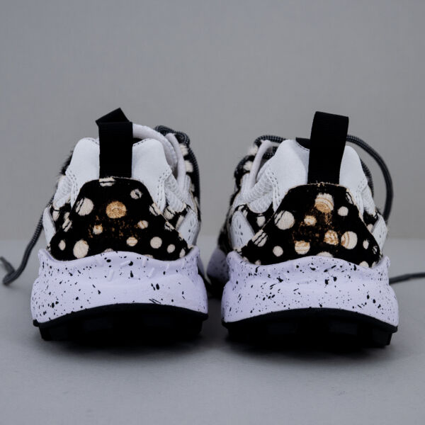 Flower Mountain sneaker Yamano 3 bianca in tessuto tecnico, suede e cavallino stampa a pois.