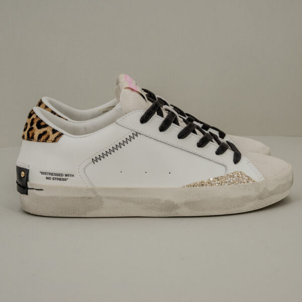 Crime London Distressed savage sneaker donna bianca con cavallino e glitter, lacci neri. Scarpa comoda ed elegante