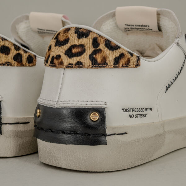 Crime London Distressed savage sneaker donna bianca con cavallino e glitter, lacci neri. Scarpa comoda ed elegante