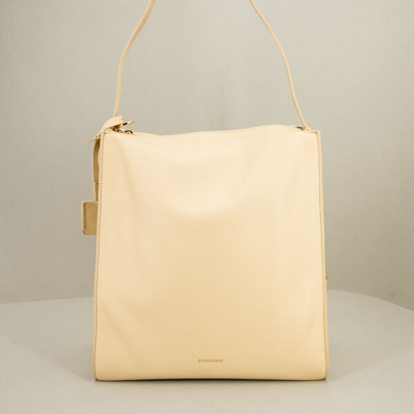 Borbonese borsa a spalla elegante color sabbia con spallaccio per uso come borsa a spalla o a amano. In pregiata pelle.