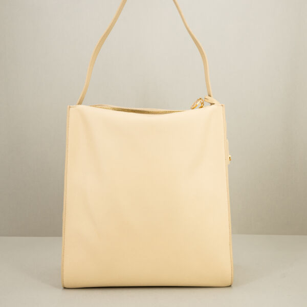 Borbonese borsa a spalla elegante color sabbia con spallaccio per uso come borsa a spalla o a amano. In pregiata pelle.