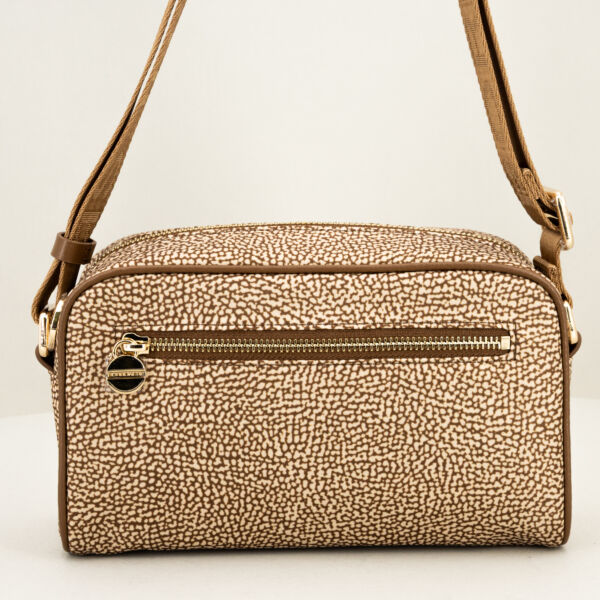 Borbonese camera case tracolla beige in nylon e pregiata pelle, zip superiore e tasca esterna con zip. Tracolla regolabile e removibile.