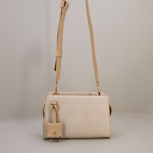 Borbonese borsa tracolla elegante sand, in pregiata pelle con finiture in metallo dorato e charms.