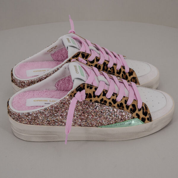 Crime London sk8 sabot deluxe, scarpa sportiva con glitter rosa, cavallino leopard. Da infila come una comoda ciabattina.