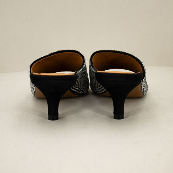 Audley ciabatta elegante con strass, tacco basso comodo e sottopiede in pelle imbottito.