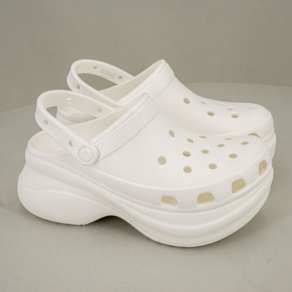 Crocs Classic Bae Clog bianco, suola rialzata ed ammortizzata, sandalo donna estivo comodo e pratico