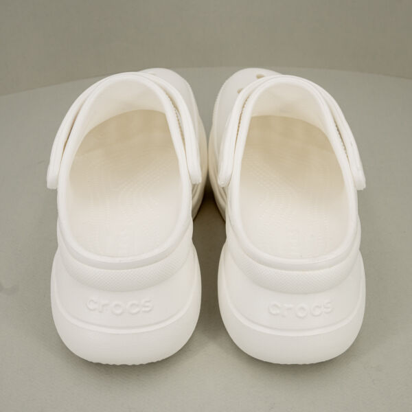 Crocs Classic Bae Clog bianco, suola rialzata ed ammortizzata, sandalo donna estivo comodo e pratico