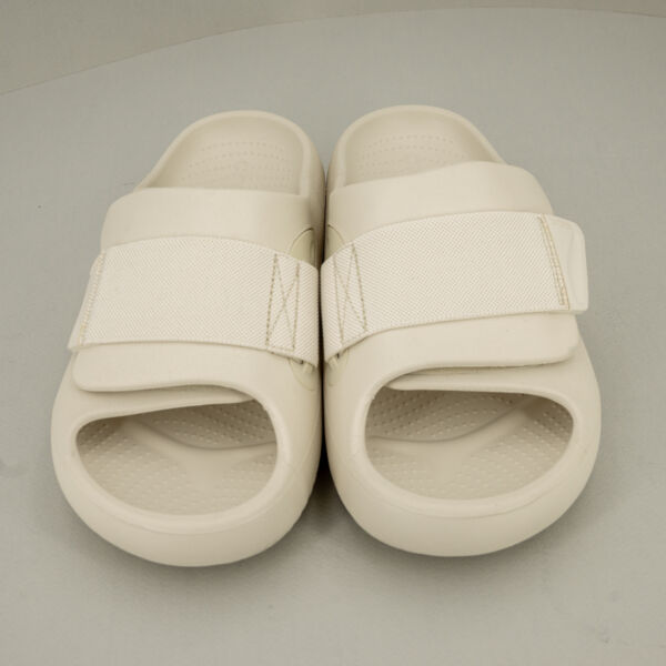 Crocs Mellow slide stucco, ciabatta da uomo in literide morbida schiuma dona comfort a piedi e gambe.