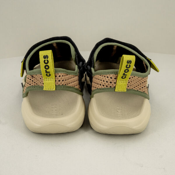 Crocs sandalo Swiftwater seppia, da uomo, resistente all'acqua, tomaia traforata, cinturi frontale regolabile e suola ultra ammortizzata.