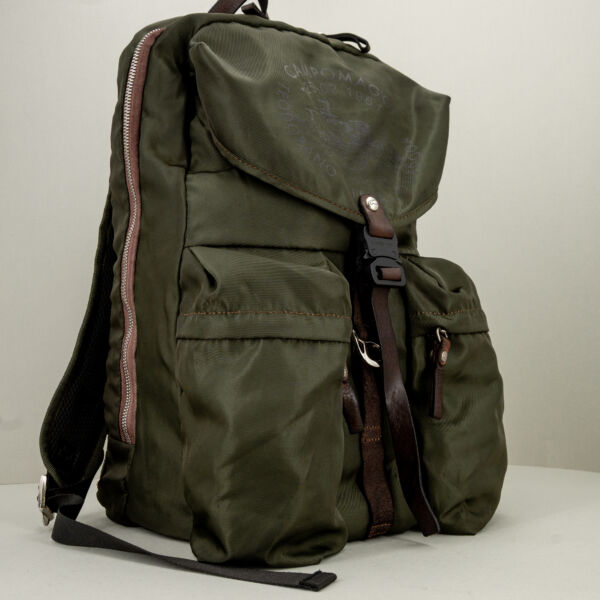 Campomaggi zaino outdoor verde militare, perfetto per trekking in montagna e viaggi on the road. Zaino leggero e tecnico.