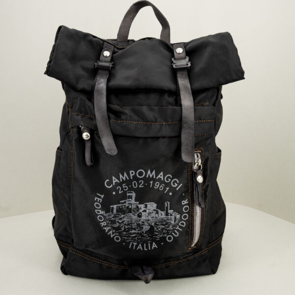 Campomaggi zaino outdoor nero, perfetto per trekking in montagna e viaggi on the road. Zaino leggero e tecnico.