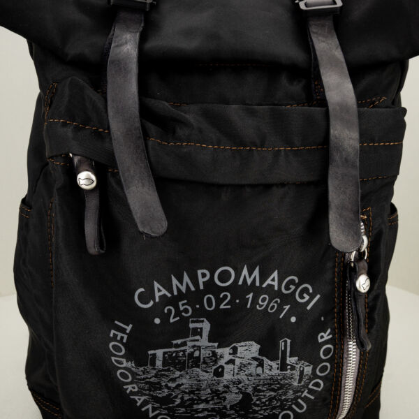 Campomaggi zaino outdoor nero, perfetto per trekking in montagna e viaggi on the road. Zaino leggero e tecnico.