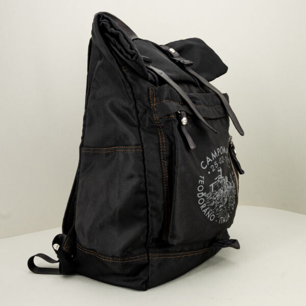 Campomaggi zaino outdoor nero, perfetto per trekking in montagna e viaggi on the road. Zaino leggero e tecnico.