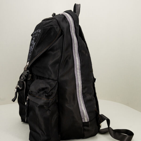 Campomaggi zaino outdoor nero, perfetto per trekking in montagna e viaggi on the road. Zaino leggero e tecnico.
