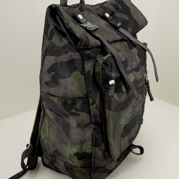 Campomaggi zaino outdoor camouflage, perfetto per trekking in montagna e viaggi on the road. Zaino leggero e tecnico.
