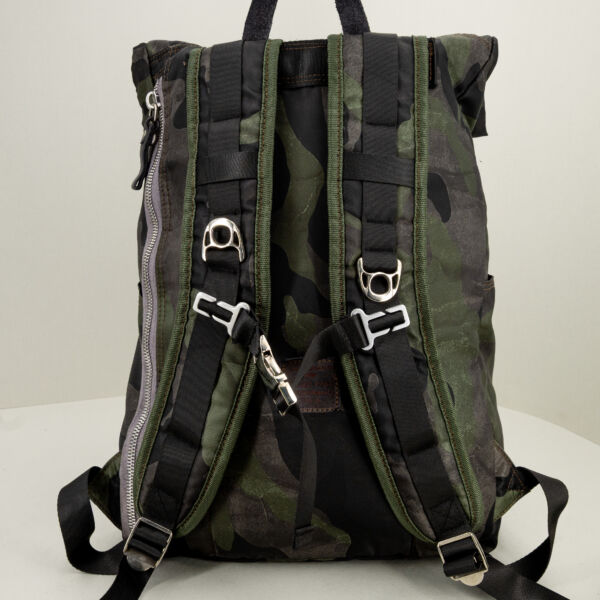 Campomaggi zaino outdoor camouflage, perfetto per trekking in montagna e viaggi on the road. Zaino leggero e tecnico.