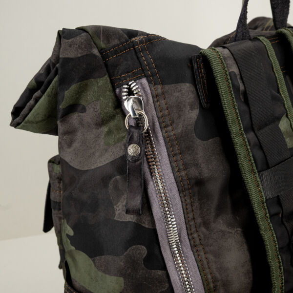 Campomaggi zaino outdoor camouflage, perfetto per trekking in montagna e viaggi on the road. Zaino leggero e tecnico.