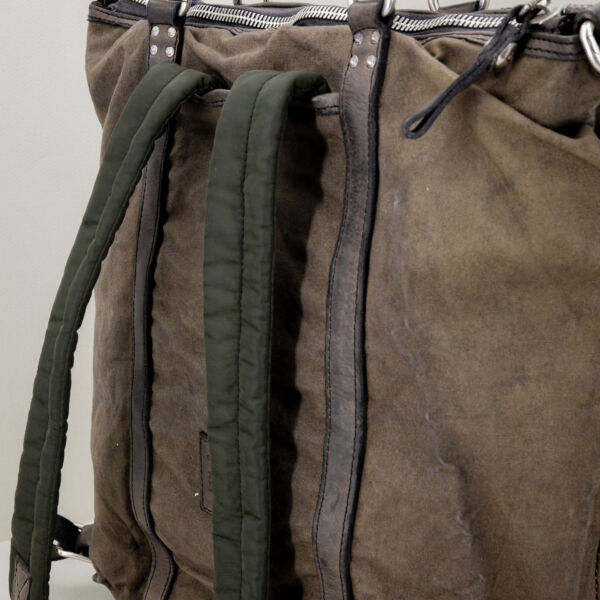 Campomaggi borsa zaino tela e pelle, ideale per il lavoro o brevi viaggi. Con doppio manico, tracolla in pelle removibile e spallacci imbottiti. Borsa unisex fatta in Italia, da Stefano Ascari Spilamberto (Mo)