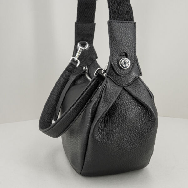 Gianni Chiarini borsa tracolla Aisha nera, in pregiata pelle con tracolla e spallaccio, pratica forma a sacca. Stefano Ascari Spilamberto (mo)
