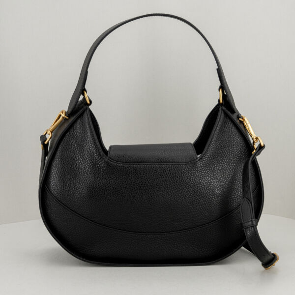 Gianni Chiarini borsa Edith nera, forma a mezzaluna con manico e tracolla removibile. Borsa donna elegante ma perfetta per un uso quotidiano. Stefano Ascari spilamberto (mo)