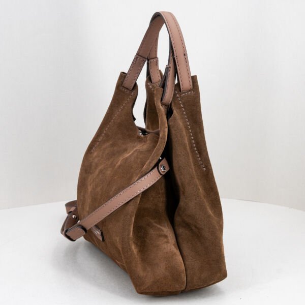 Gianni Chiarini Dua daino small, in pelle scamosciata con manici e tracolla. Pochette interna. Stefano Ascari Spilamberto (mo)